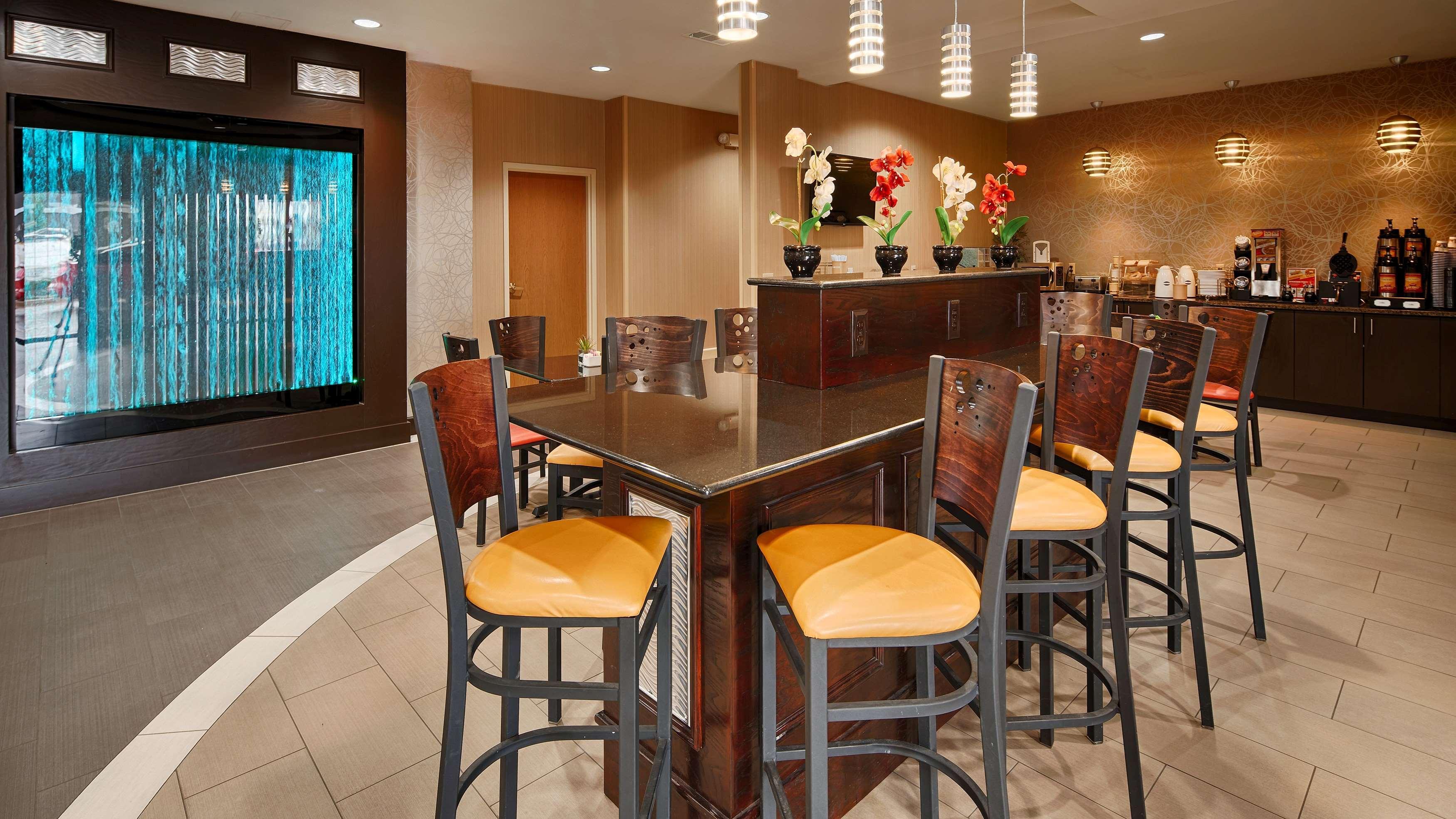 Best Western Plus Denton Inn&Suites Exterior foto